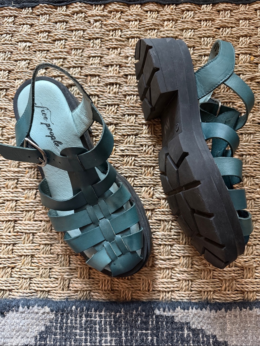 FREE PEOPLE Finn Fisherman Platform Sandals Size 38 / 8 Blue Green